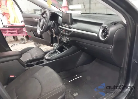 2019 Kia Forte Lxs z USA, uszkodzony, nr VIN 3KPF24AD1KE110143